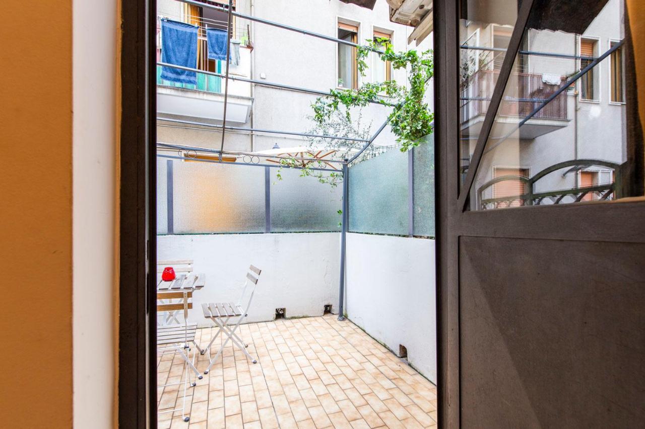 Extensive Terrace Navigli Toy Artistic Apartment Mailand Exterior foto